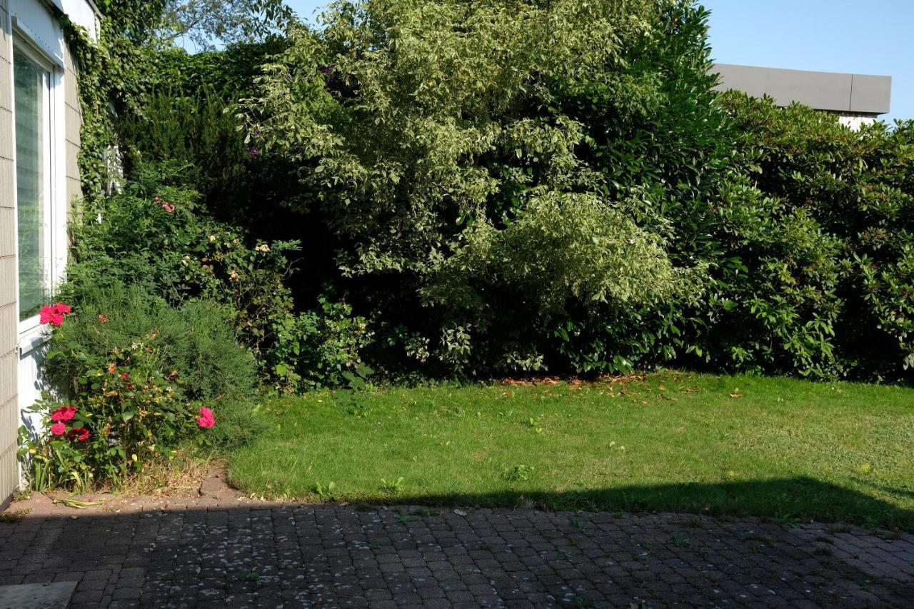Ruhiges Haus Mit Privatem Garten Хальстенбек Экстерьер фото